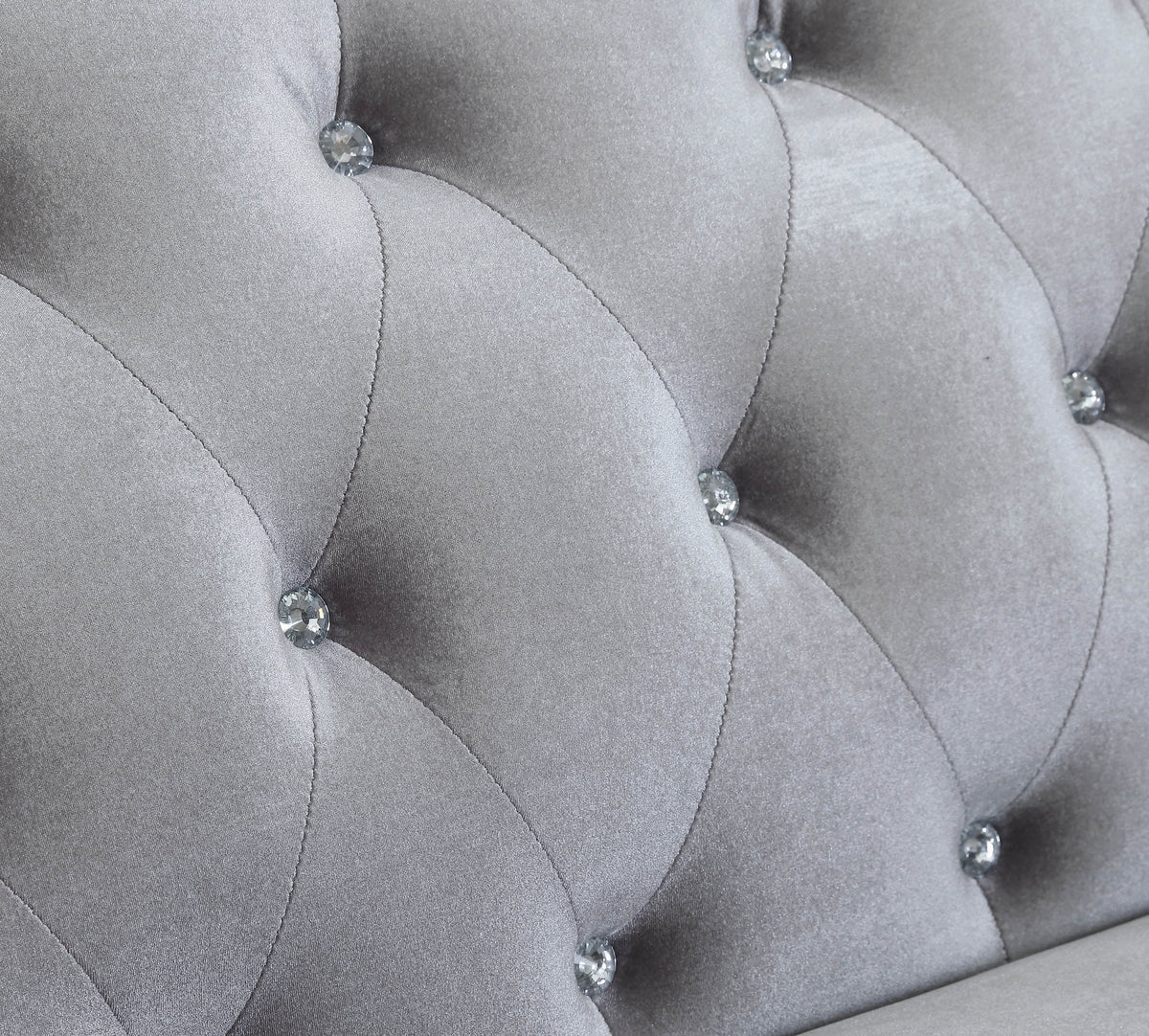 Silver Button Tufted Sofa O994