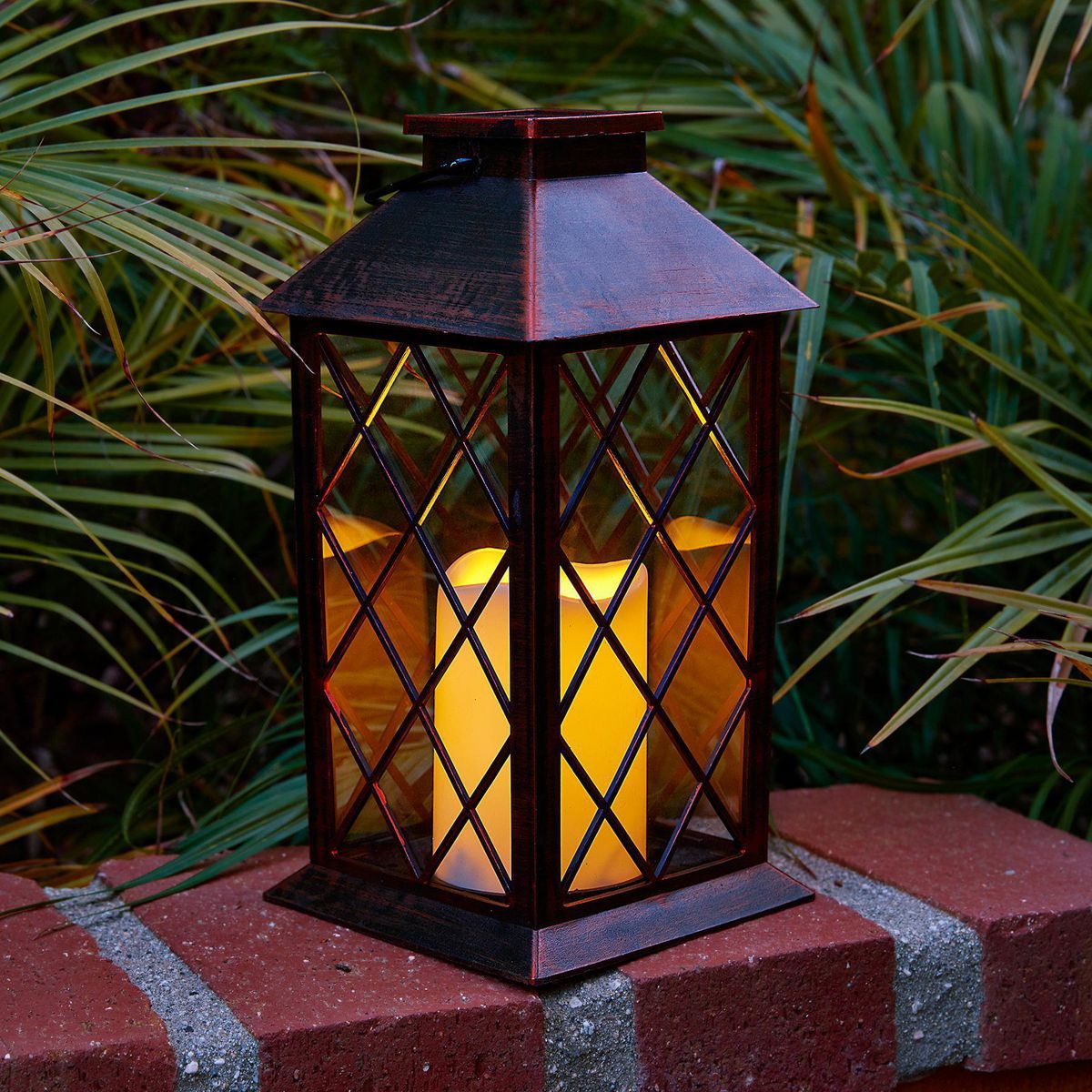 11 in. Solar LED Lantern B828