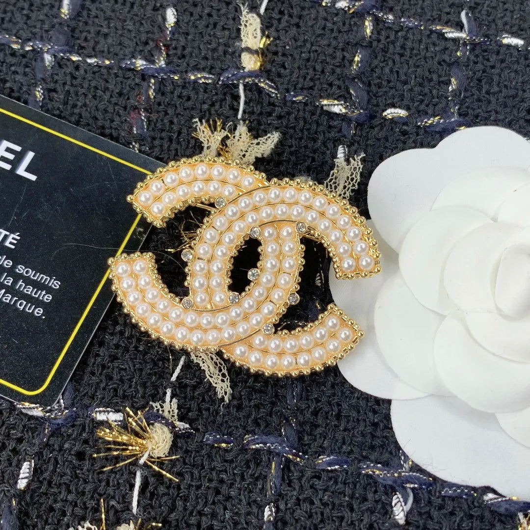 Brooch B811075